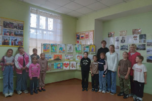 #Суперпапа2025 Юдановский СДК. Выставка детских и молодёжных рисунков 